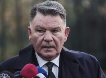 Στο σπίτι του ψευτογιατρού ο Αλέξης Κούγιας – «Δεν είναι Ουγκάντα η Ελλάδα»