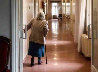 Ηράκλειο: Τρεις συλλήψεις σε γηροκομείο για την 92χρονη που ήπιε καθαριστικό και πέθανε