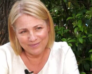 Μαριάννα Τουμασάτου: «Είναι χαρά μου η κόρη μου να κάνει κοπάνες για να πάει σε πορείες – Εγώ συνεχίζω να πηγαίνω»