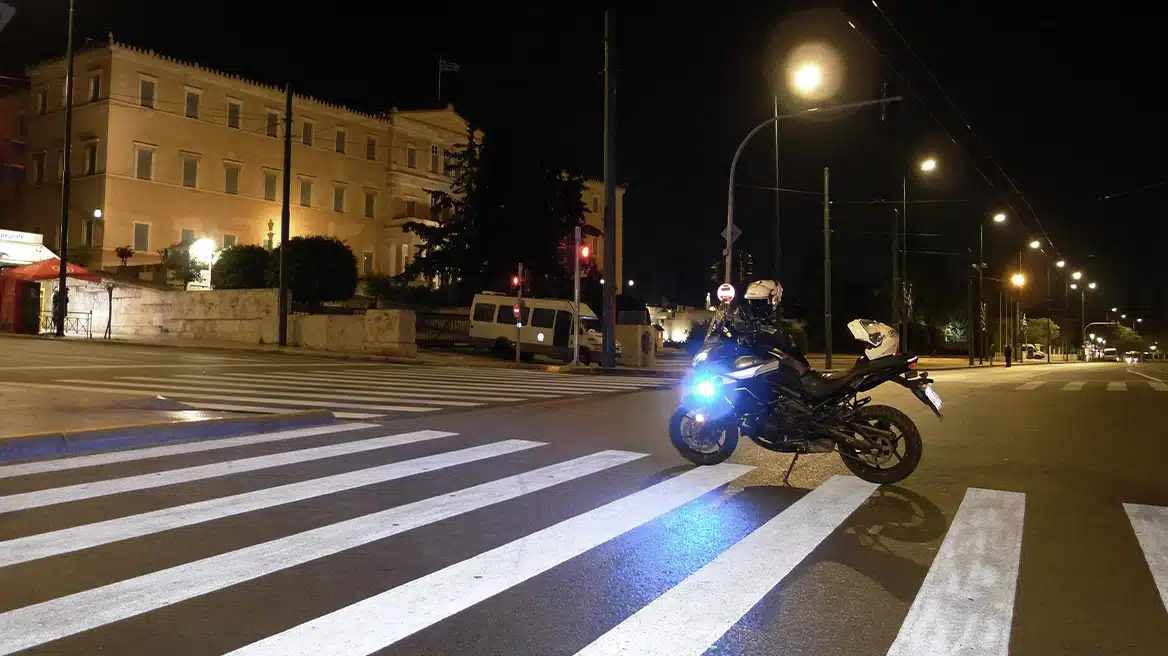 ΤΗΛΕΦΩΝΗΜΑ ΓΙΑ ΒΟΜΒΑ ΣΤΗ ΒΟΥΛΗ