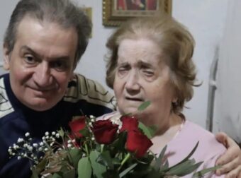 Πουλάει το πιάνο του για να στηρίξει τη μητέρα του – Συγκλονίζει η ανάρτηση διακεκριμένου πιανίστα Ντίνου Μαστρογιάννη