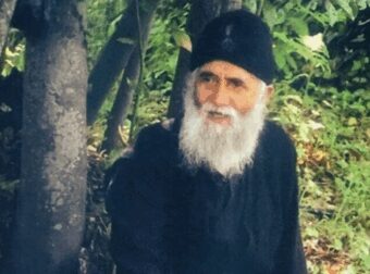 Το κελί του Αγίου Παϊσίου στον Τίμιο Σταυρό: Σπάνιες φωτογραφίες από το εσωτερικό του