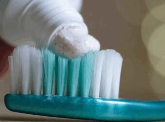 Ανακλήθηκαν περισσότερες από 4,5 εκατομμύρια οδοντόκρεμες λόγω μόλυνσης με βαρέα μέταλλα