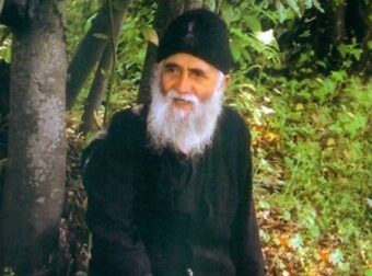 Άγιος Παΐσιος: «Η προσευχή που πρέπει να λέτε κάθε μέρα»