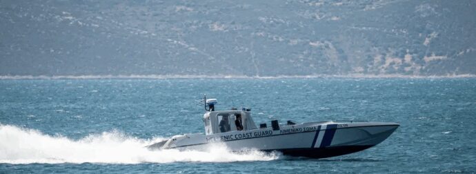 Πόρτο Χέλι: Θρίλερ με νεκρό άνδρα που βρέθηκε πάνω σε νησίδα