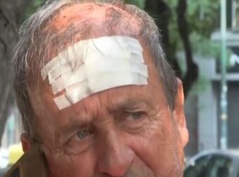 Νέα άγρια επίθεση σε εργαζόμενο καθαριότητας στο κέντρο της Αθήνας: «Μου κάρφωσε δύο μαχαιριές στο κεφάλι»