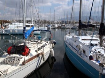 ΤΡΑΓΩΔΙΑ ΣΤΟΝ ΑΛΙΜΟ – ΓΙ’ ΑΥΤΟ ΚΑΡΦΩΣΕ ΜΑΧΑΙΡΙ ΣΤΗΝ ΚΑΡΔΙΑ ΤΟΥ Ο ΝΑΥΤΙΚΟΣ