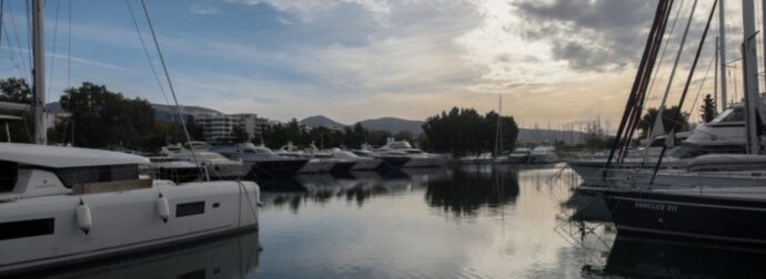 Μαρίνα Αλίμου: Αυτοκτόνησε καρφώνοντας μαχαίρι στο στήθος του – Τον βρήκαν στην τουαλέτα του σκάφους
