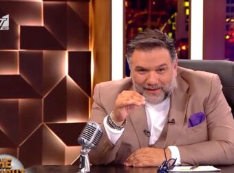 «Είχα να δω τόσο όμορφο πρόσωπο πολύ καιρό…»: Άφωνος στον αέρα ο Αρναούτογλου με την καλεσμένη του Γιούλη Γεωργακοπούλου