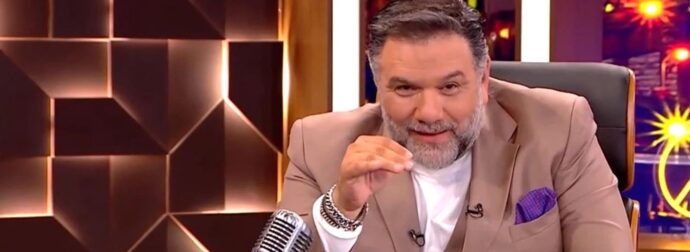 «Είχα να δω τόσο όμορφο πρόσωπο πολύ καιρό…»: Άφωνος στον αέρα ο Αρναούτογλου με την καλεσμένη του Γιούλη Γεωργακοπούλου