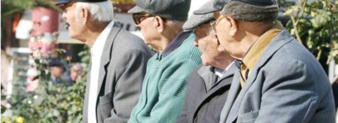 ΕΚΤΑΚΤΟ ΓΙΑ ΤΙΣ ΣΥΝΤΑΞΕΙΣ ΙΟΥΛΙΟΥ 2025 – ΣΕ 2 ΔΟΣΕΙΣ ΤΑ ΛΕΦΤΑ – Η ΜΕΡΑ ΠΟΥ ΜΠΑΙΝΟΥΝ ΣΤΟΥΣ ΛΟΓΑΡΙΣΜΟΥΣ