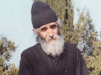 Προφnτεία του Αγίου Παϊσίου για την Ελλάδα: « 7 κράτn θα ξεκινńσουν πóλεμo»