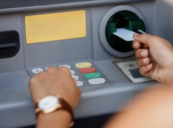 ΜΟΛΙΣ «ΕΣΚΑΣΕ» – ΚΑΤΑΡΓΟΥΝΤΑΙ ΤΑ ΙΒΑΝ ΜΑΣ – ΤΙ ΘΑ ΓΙΝΕΙ ΤΩΡΑ ΜΕ ΤΙΣ ΤΡΑΠΕΖΕΣ