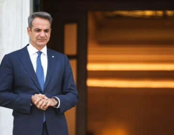 ΕΚΤΑΚΤΟ – ΕΠΕΣΤΡΕΨΕ ΕΚΤΑΚΤΩΣ ΣΤΗΝ ΕΛΛΑΔΑ Ο ΜΗΤΣΟΤΑΚΗΣ ΜΟΛΙΣ ΤΟ ΕΜΑΘΕ – ΤΙ ΕΧΕΙ ΣΥΜΒΕΙ ΤΙΣ ΤΕΛΕΥΤΑΙΕΣ ΩΡΕΣ