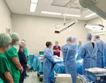 Δάκρυσε η Παναγία: Η συγκλονιστική στιγμή που οι γιατροί τιμούν τον 14χρονο Σπύρο πριν τη λήψη των οργάνων του