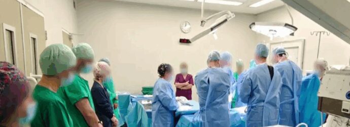 Δάκρυσε η Παναγία: Η συγκλονιστική στιγμή που οι γιατροί τιμούν τον 14χρονο Σπύρο πριν τη λήψη των οργάνων του