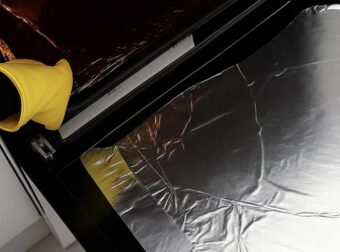 Πώς να καθαρίσετε τον φούρνο με αλουμινόχαρτο και να γίνει σαν καινούριος