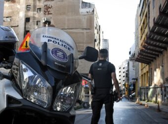Θεσσαλονίκη: 58χρονη έριξε καυστικό υγρό στο πρόσωπο του πρώην συντρόφου της έπειτα από καβγά