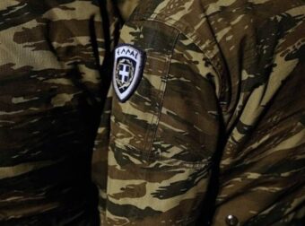 ΤΡΑΓΩΔΙΑ ΣΤΙΣ ΕΝΟΠΛΕΣ ΔΥΝΑΜΕΙΣ – ΤΟΝ ΒΡΗΚΑΝ ΝΕΚΡΟ ΣΤΟ ΜΠΑΝΙΟ ΤΟΥ ΣΠΙΤΙΟΥ ΤΟΥ ΕΝΩ ΒΡΙΣΚΟΤΑΝ ΣΕ ΑΔΕΙΑ