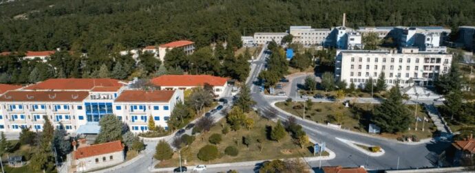 Θεσσαλονίκη: 17χρονη έπεσε από τον πρώτο όροφο του νοσοκομείου «Παπανικολάου» – Νοσηλεύεται σε κρίσιμη κατάσταση