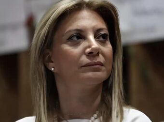 Νέο άγριο ξέσπασμα της Καρυστιανού: Είπε για την δημοκρατία στην Ελλάδα αυτό που δεν τολμά κανείς να πει