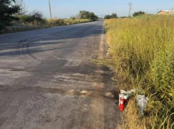 Κηδεύονται μαζί δίπλα δίπλα πατέρας και γιος: Θρήνος για τον 43χρονο & το 13χρονο παιδί του, κεριά και λουλούδια στο σημείο που σκοτώθηκαν