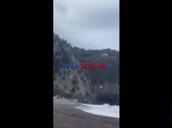 Εύβοια: 50χρονος ανασύρθηκε νεκρός από τη θάλασσα την ώρα που ο 45χρονος φίλος του αγνοούνταν (βίντεο)