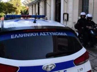 Αμαλιάδα:Την κυνηγούσε με ψαλίδι στο δρόμο και την κάρφωσε στην πλάτη – Μπήκε να κρυφτεί σε κατάστημα αλλά την βρήκε (φωτο)