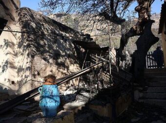 Ιεράπετρα – Φωτιές: Εκκενώθηκαν ξενοδοχεία, έφυγαν από τα σπίτια τους οι κάτοικοι – Καλύτερη η εικόνα τώρα