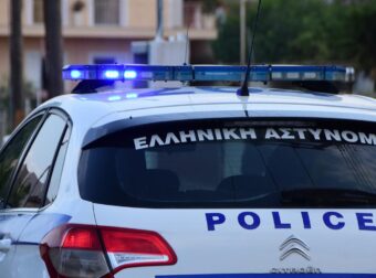 ΛΟΥΤΡΑΚΙ: ΓΥΝΑΙΚΑ ΕΠΕΣΕ ΑΠΟ ΤΟΝ 5ο ΟΡΟΦΟ ΚΑΙ ΣΚΟΤΩΘΗΚΕ