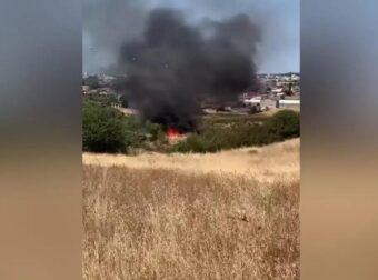 ΑΛΕΞΑΝΔΡΟΥΠΟΛΗ: ΜΕΓΑΛΗ ΦΩΤΙΑ – ΣΗΚΩΘΗΚΑΝ ΕΝΑΕΡΙΑ – ΟΙ ΦΛΟΓΕΣ ΚΟΝΤΑ ΣΤΑ ΣΠΙΤΙΑ