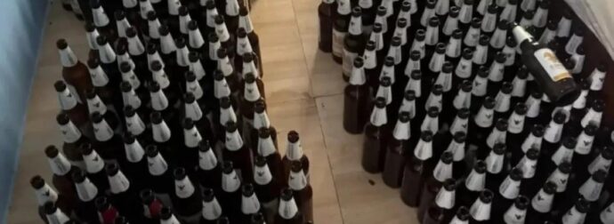 Ζούσε μόνο με μπύρα για 30 ημέρες: Πατέρας βρέθηκε νεκρός δίπλα σε 100 άδεια μπουκάλια
