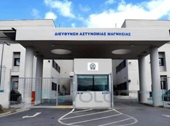 ΜΗΤΕΡΑ ΤΡΑΒΟΥΣΕ ΒΙΝΤΕΟ ΤΗΝ ΚΟΡΗ ΤΗΣ ΚΑΙ ΤΑ ΠΟΥΛΟΥΣΕ