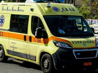 Μία νεκρή και πέντε τραυματίες έπειτα από σφοδρή μετωπική σύγκρουση αυτοκινήτων