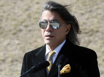 Θpήνος για τον Ηλία Ψινάκη που έχασε τον φίλο του Μπομπ Γουίλσον