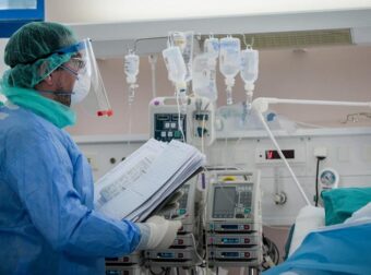 Μέτσοβο: Άνοιξε τα μάτια του ο 15χρονος μετά τη μεταμόσχευση ήπατος – Είχε υποστεί θερμοπληξία