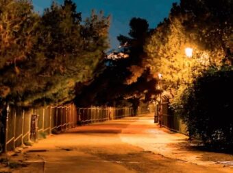 Αιματηρό επεισόδιο στην Ακρόπολη: Πήγε να τον κλέψει και τον ξυλοκόπησε άγρια
