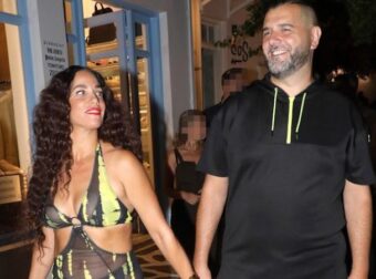 Στικούδη – Σερίφης: Εικόνες από το σπίτι τους με τα δυο πιάνο και την πισίνα