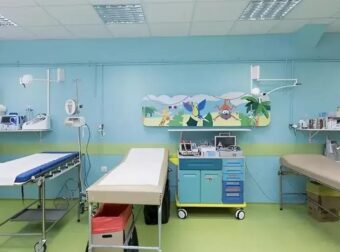 Έγινε το θαύμα ανήμερα της Παναγίας! Το σπάνιο σύνδρομο και η μάχη που κέpδισαν οι γιατροί για την 14χρονη