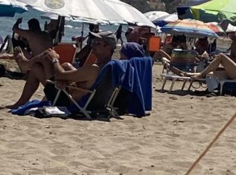 Ανάσα δροσιάς για Κυριάκο Μητσοτάκη και Μαρέβα στις Καλύβες των Χανίων