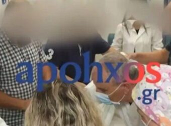 «Μαμά σε αγαπάω, φίλα με, αγκάλιασέ με»: Οι σπαρακτικές στιγμές της 14χρονης με τη μητέρα της μόλις άνοιξε τα μάτια της