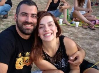 Βαρύ πένθος στην κηδεία του ζευγαριού που σκοτώθηκε στο Αλιβέρι: “Δύο άγγελοι που αποφάσισαν να μη χωρίσουν ούτε στη ζωή ούτε στον θάνατο”