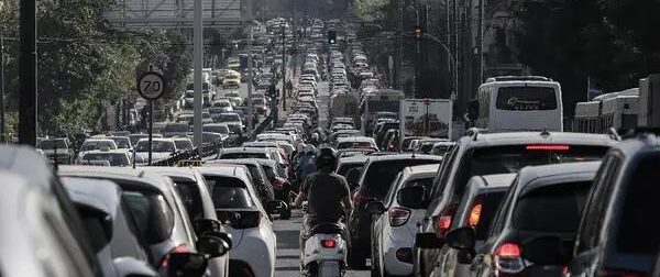 Τσουχτερά πρόστιμα σε 450.000 ιδιοκτήτες αυτοκινήτων – Ποιοι θα βάλουν το χέρι στην τσέπη