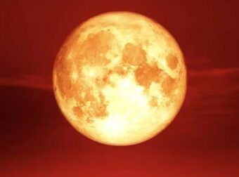 «Ματωμένο Φεγγάρι»: Τα 4 ζώδια που επηρεάζονται περισσότερο από την Έκλειψη Σελήνης στις 7 Σεπτεμβρίου