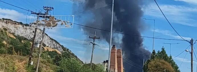 ΘΕΣΣΑΛΟΝΙΚΗ: Μεγάλη φωτιά στην πόλη – Ήχησε το 112 – Οι πρώτες εικόνες