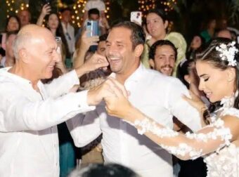 Ευθύμης Ζησάκης – Χρύσα Παπαλελούδη: Η σπάνια εικόνα με τον μονάκριβο γιο τους