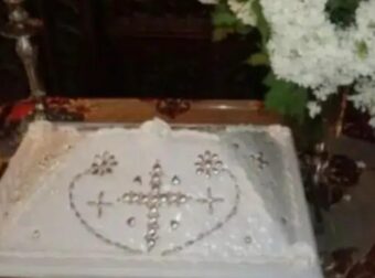 Σαν σήμερα το 1964 – Μνημόσυνο στην Ναυπακτία έγινε κηδεία με 17 νεκρούς. Τα κόλλυβα είχαν παραθείο αντί για ζάχαρη