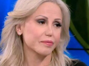 Η Άννα Φλωρινιώτη στο νοσοκομείο με φλεβική ανεπάρκεια – Υποβλήθηκε σε επέμβαση