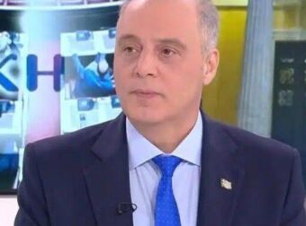 Βελόπουλος: Ζητά ενιαία αμφίεση στα σχολεία – «Ποδιά στα κορίτσια, φόρμες στα αγόρια»