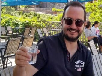 Βασίλης Καλογήρου: «Σου έκοψαν το δάχτυλο εν ζωή, σου στέρησαν το οξυγόνο»